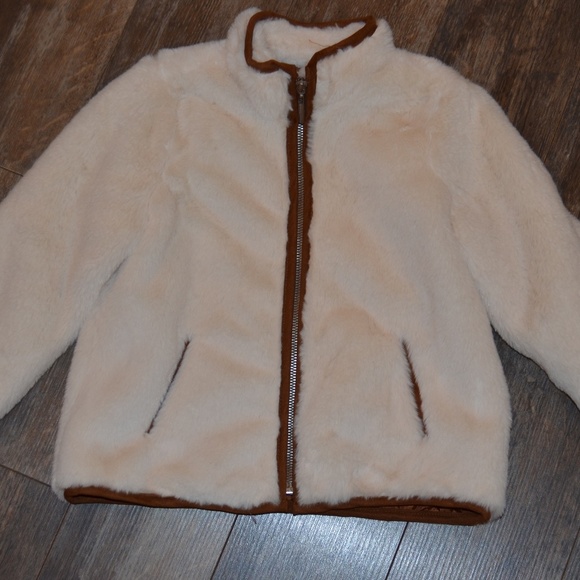 Copper Key - Cream Faux Fur Coat - Picture 3 of 9